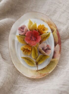 Vintage Reverse Carved Lucite Floral Brooch Oval Embedded Resin Flower Pin 1940s